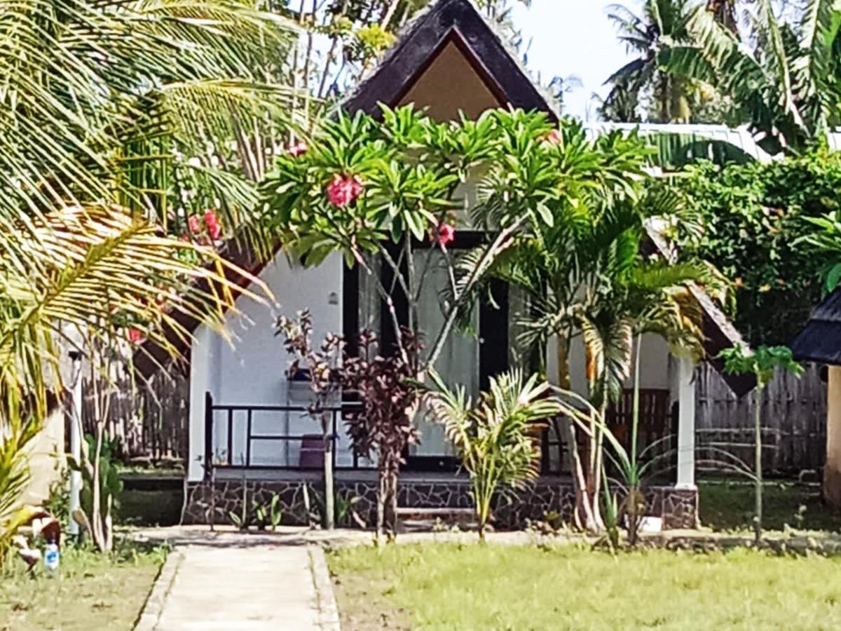Coconut Gili Meno Hotel Exterior foto